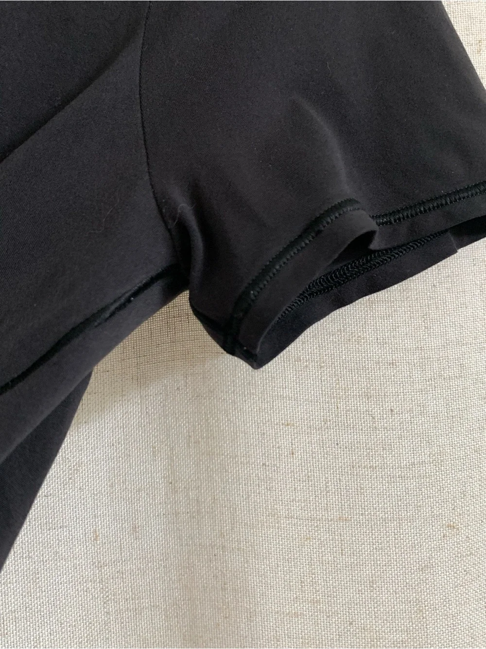lululemon athletica Wunder Most Black Crewneck Crop Top Size Medium